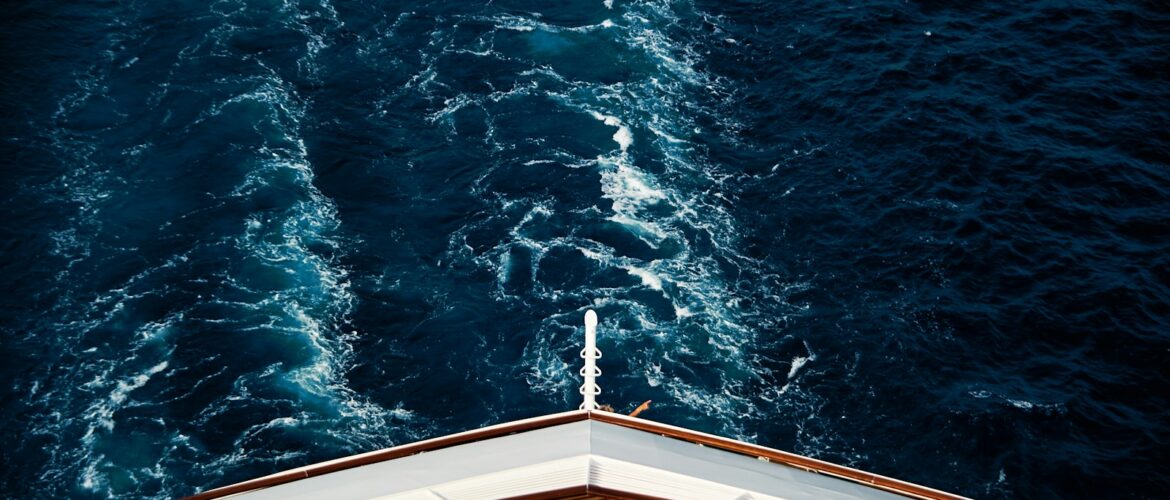 Cubierta de un crucero navegando por el Caribe